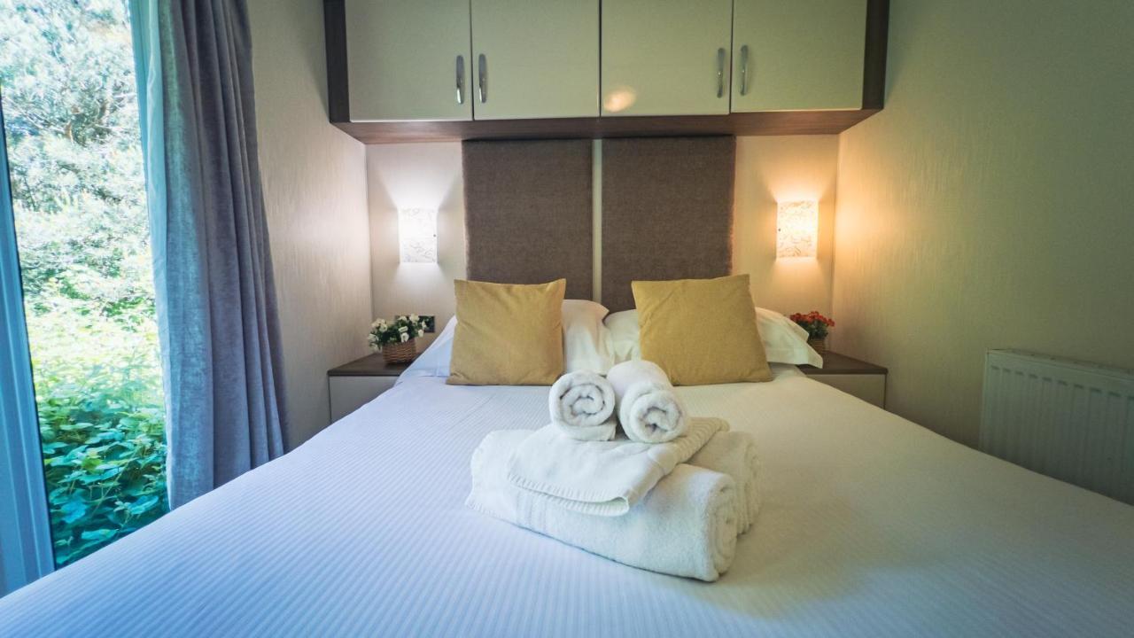 Hazel Oaks, Beautiful Lodge With Hot Tub - Sleeps 6 - Felmoor Park Morpeth Exterior photo